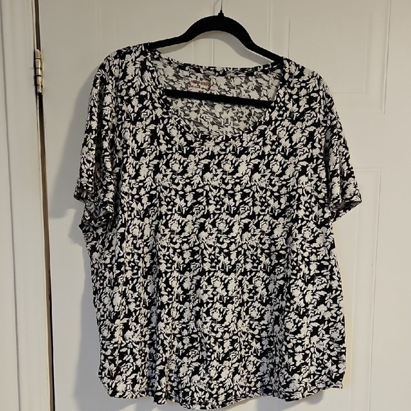 Womens 2X Plus Size Cotton Shirt White Black Floral Print Short Sleeve - Picture 1 of 3
